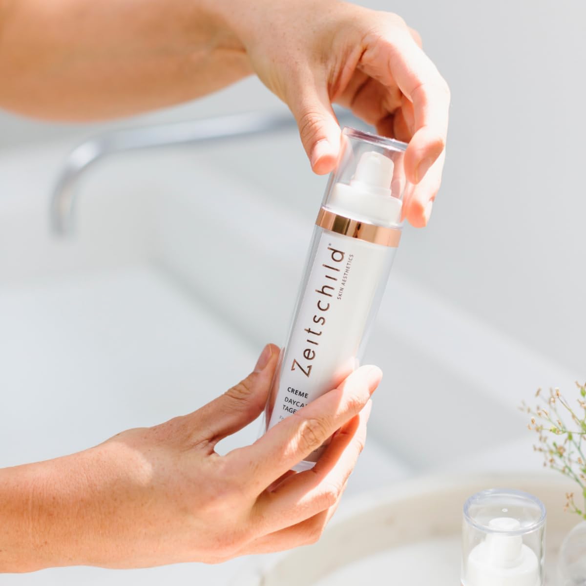 Tagespflege 50 ml, Feuchtigkeitscreme für normale, trockene & empfindliche Haut, mit Niacinamid & OLT-Technologie, ohne Parfum & Silikone, Lichtschutz gegen UVA & UVB: 20